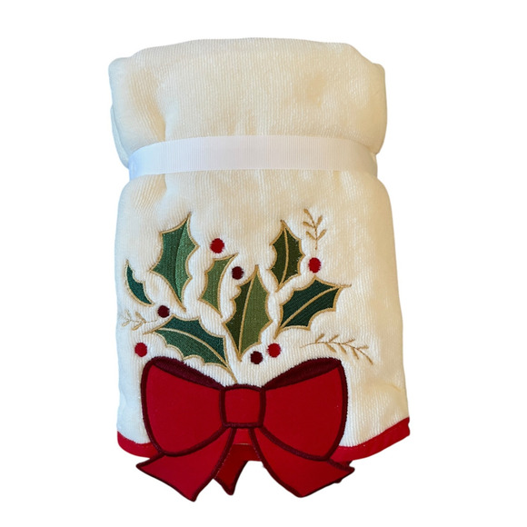 Wellesley Manor Christmas Holly Bow Embroidered Decorative Hand Towel Set of 2 - Picture 5 of 15